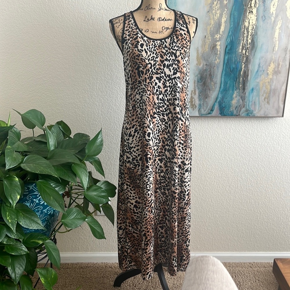 GILLIGAN & OMALLEY 
Dress leopard 
Gently used